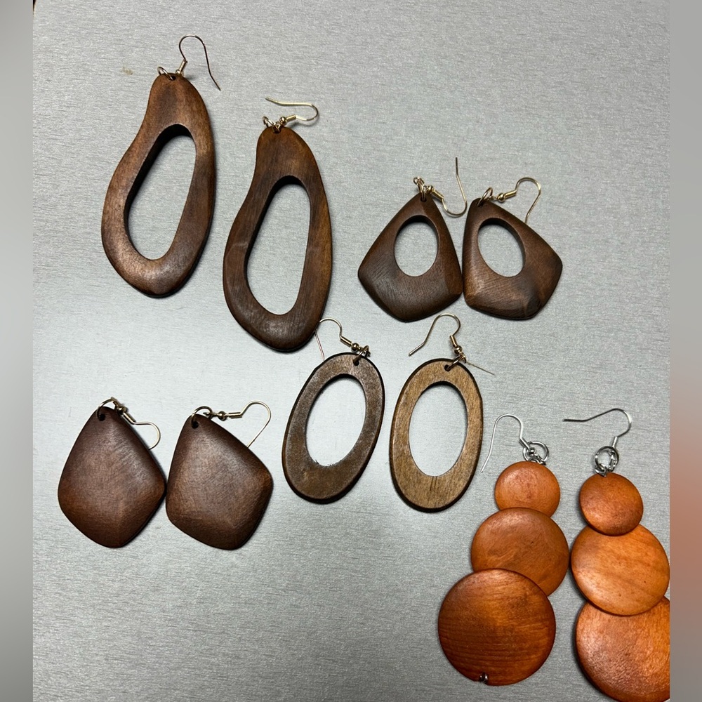 Lot of 5 brown light weight wooden earrings